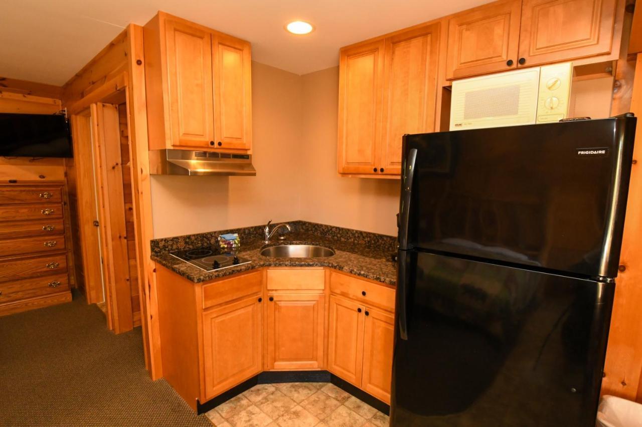 Lake George Diamond Cove Cottages, Cabins, & Hotel Экстерьер фото