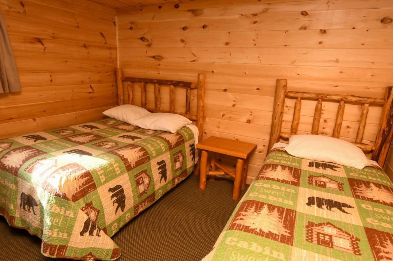 Lake George Diamond Cove Cottages, Cabins, & Hotel Экстерьер фото
