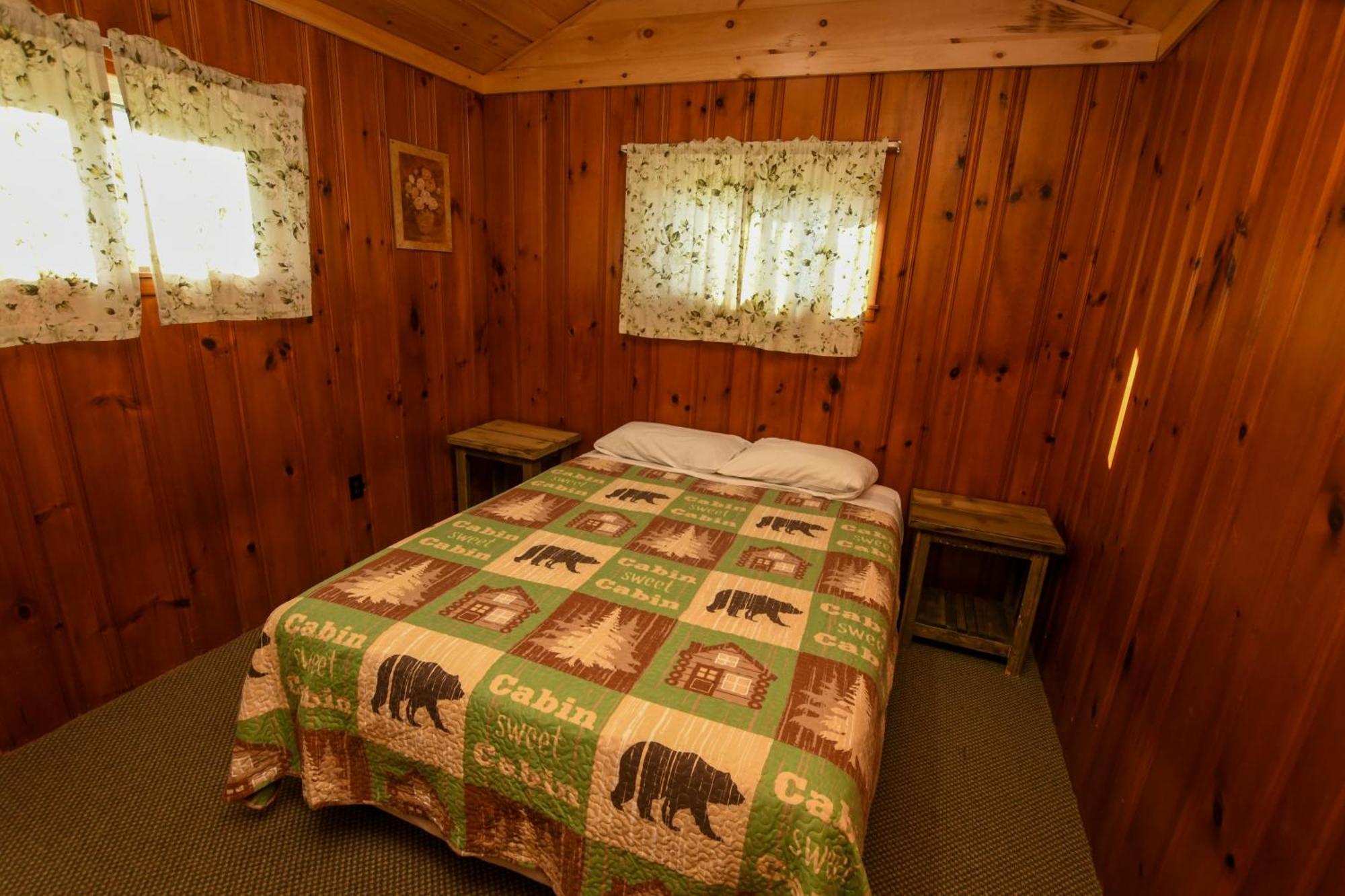 Lake George Diamond Cove Cottages, Cabins, & Hotel Экстерьер фото