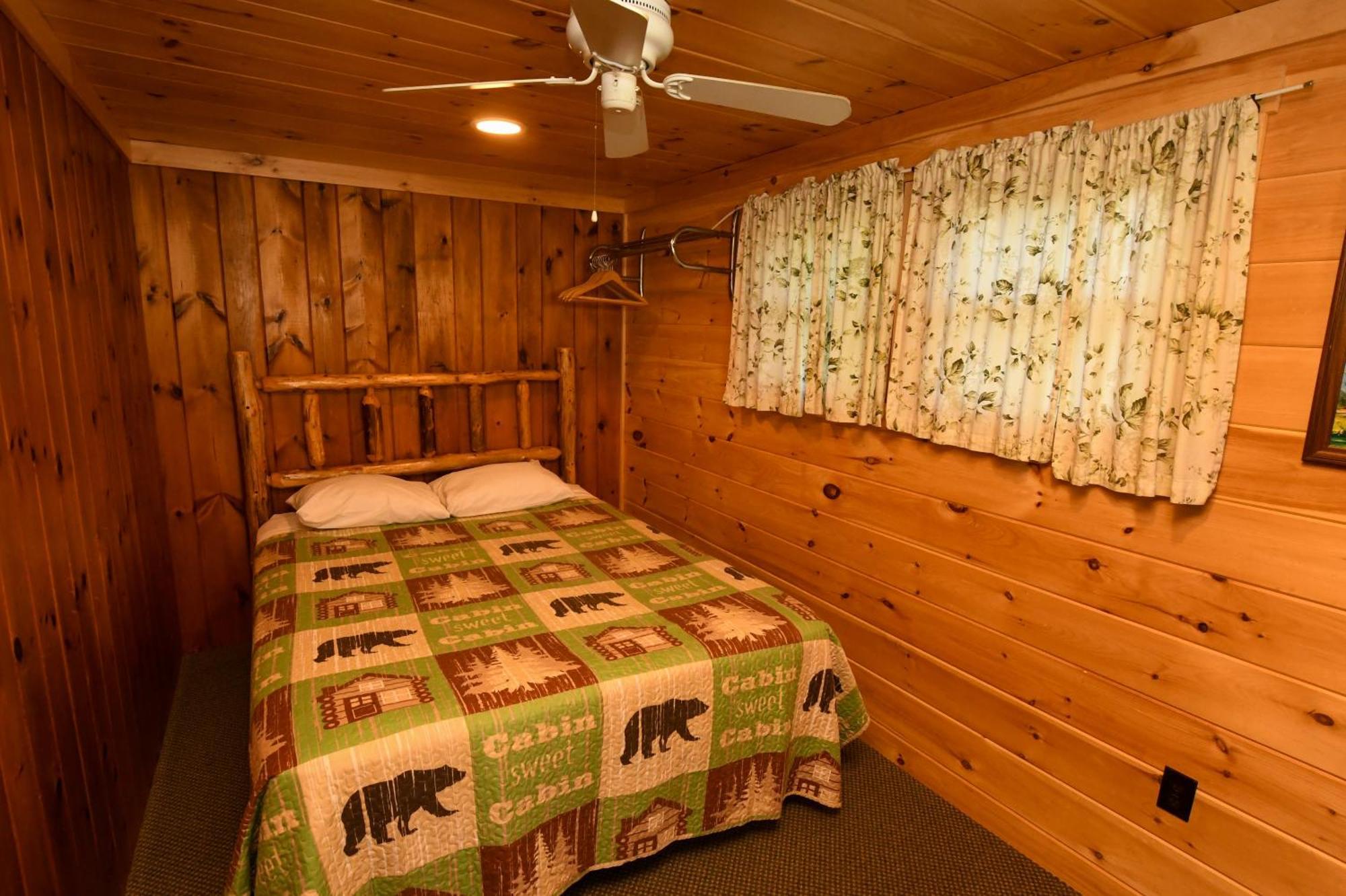 Lake George Diamond Cove Cottages, Cabins, & Hotel Экстерьер фото