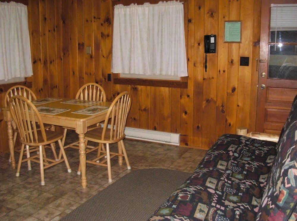 Lake George Diamond Cove Cottages, Cabins, & Hotel Экстерьер фото