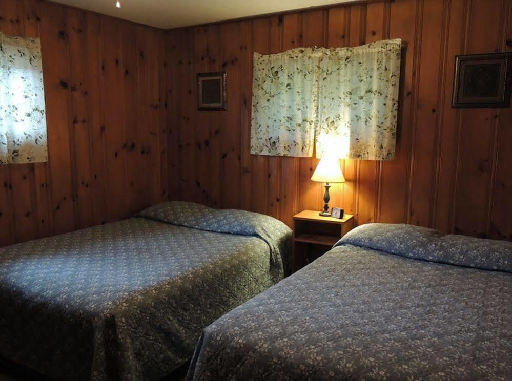 Lake George Diamond Cove Cottages, Cabins, & Hotel Экстерьер фото